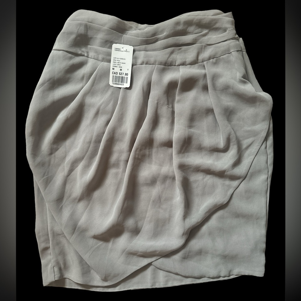 ❤️BNWT grey skirt size M